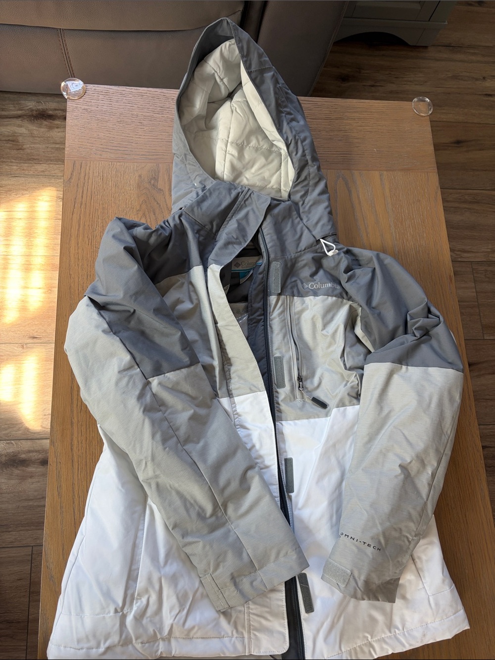 Columbia woman’s Gray & White Hooded winter coat